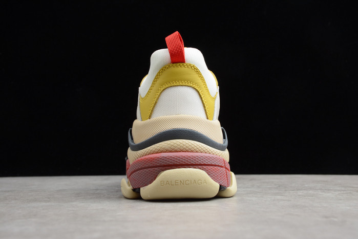 Ba*len*cia*ga triple s w09o5 9030