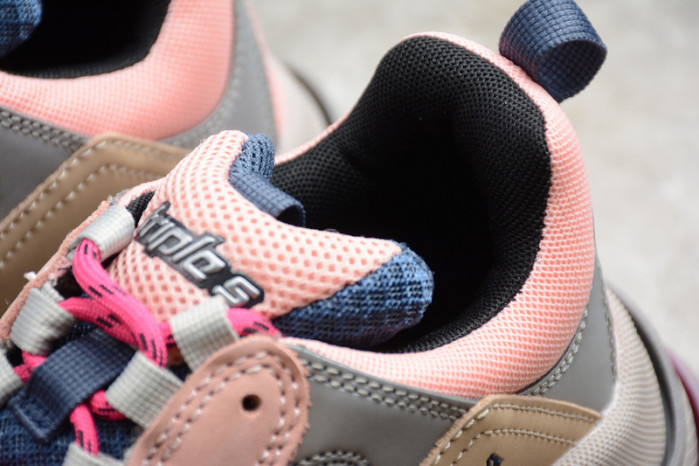 Ba*len*cia*ga triple s w09o5 9029