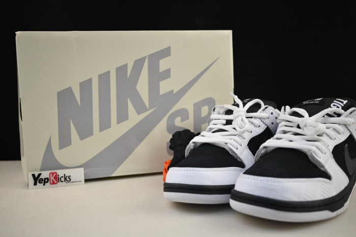 nike sb dunk low tightbooth fd2629-100