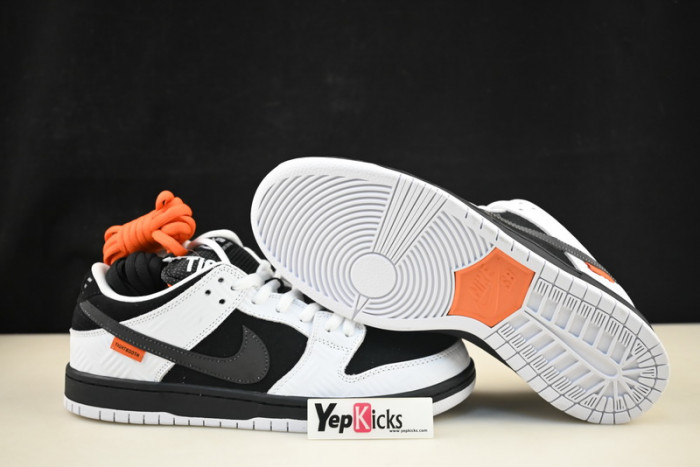 nike sb dunk low tightbooth fd2629-100