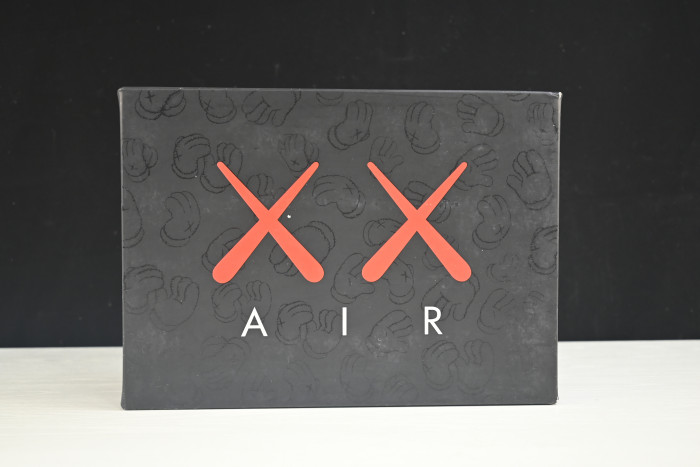 air jordan 4 retro kaws 930155-003