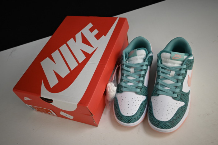 nike dunk low "snake skin" dr8577-300