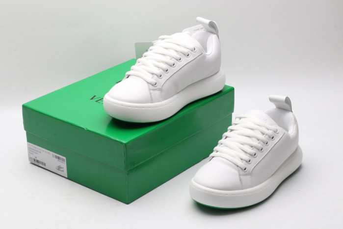 Bo*te*ga ve*ne*ta bv026