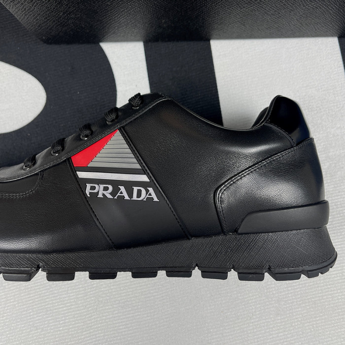 pra*a sneaker p038