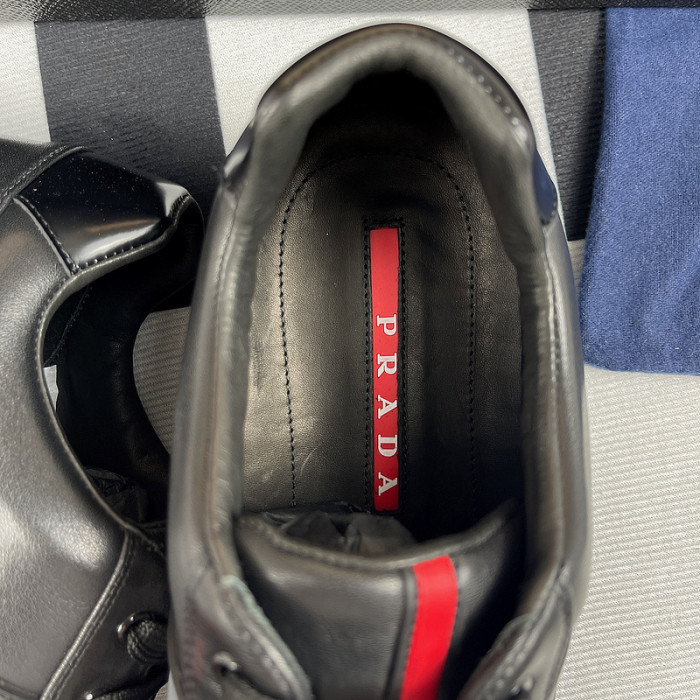 pra*a sneaker p038