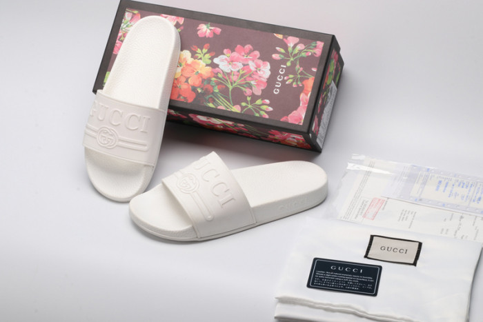 g*u*i slippers d6586