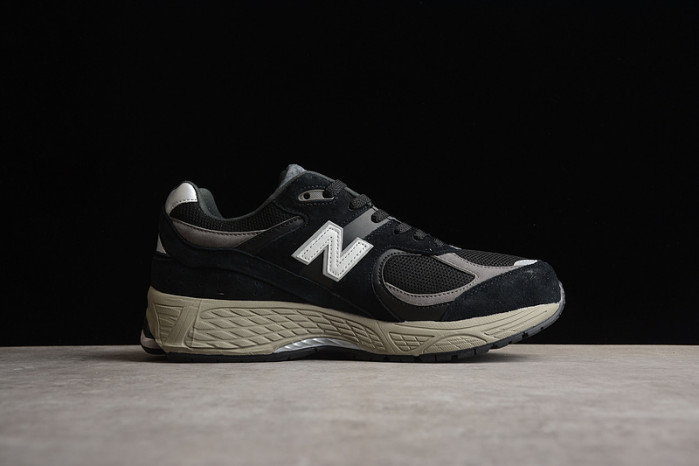new balance 2002r black dark grey white m2002rr1