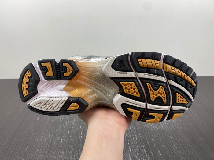 As*ic*s sneaker as05301