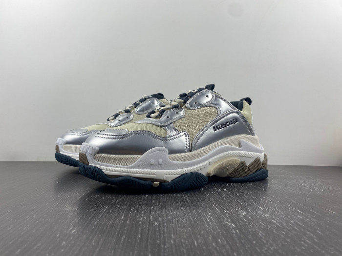 Ba*len*cia*ga triple s sneaker w2fs2 8106