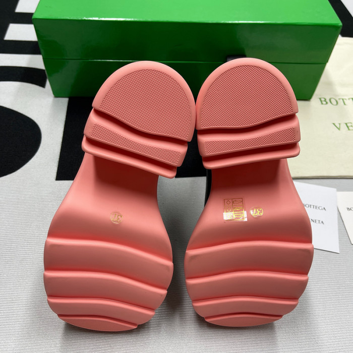 Bo*te*ga ve*ne*ta bv033