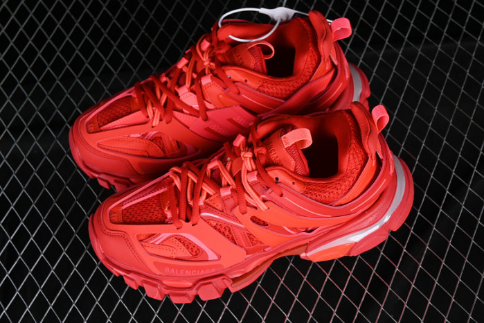 Ba*len*cia*ga track w3ad5 6060