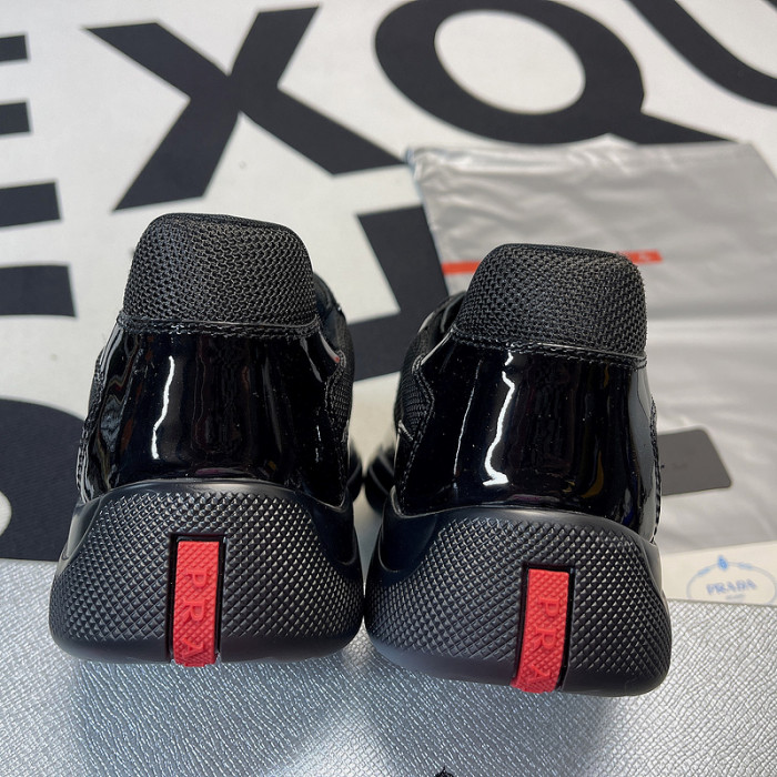 pra*a sneaker p053
