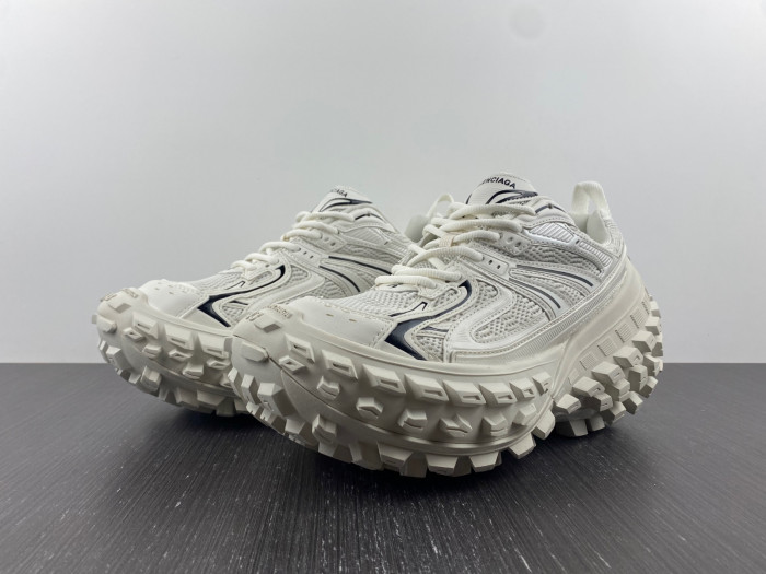 Ba*len*cia*ga defender trainers w2raa 9110