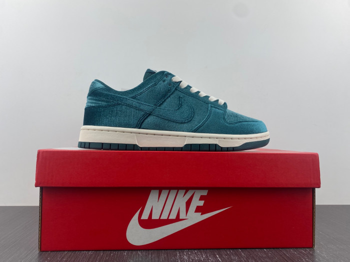 nike dunk low velvet teal dz5224-300
