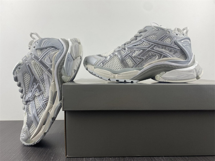 Ba*len*cia*ga runner w3rbl 8100