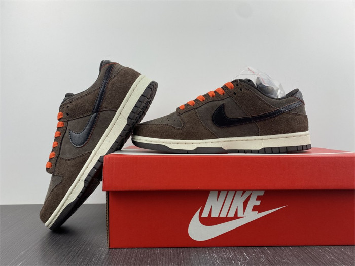 nike dunk low “baroque brown” dq8801-200