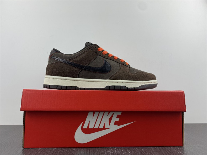 nike dunk low “baroque brown” dq8801-200