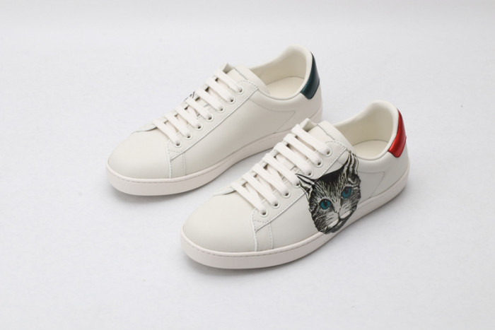 g*u*i ace embroidered low-top sneaker g104