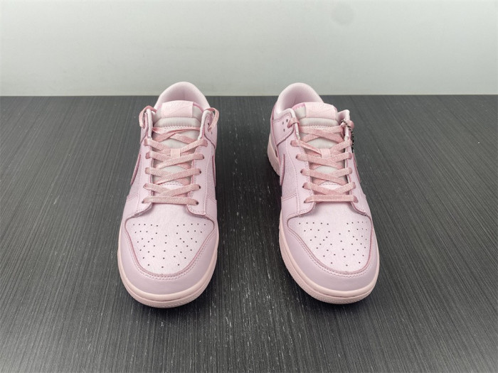 nike dunk low pink 921803-601