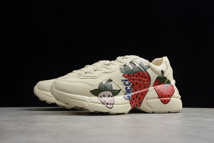 g*u*i ace embroidered low-top sneaker e2282