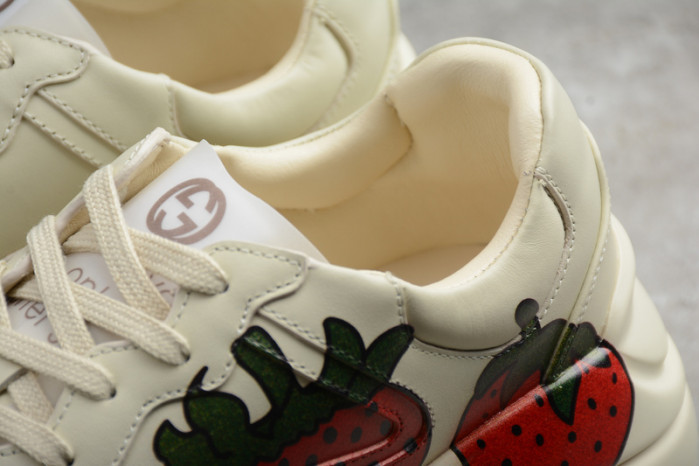 g*u*i ace embroidered low-top sneaker e2282