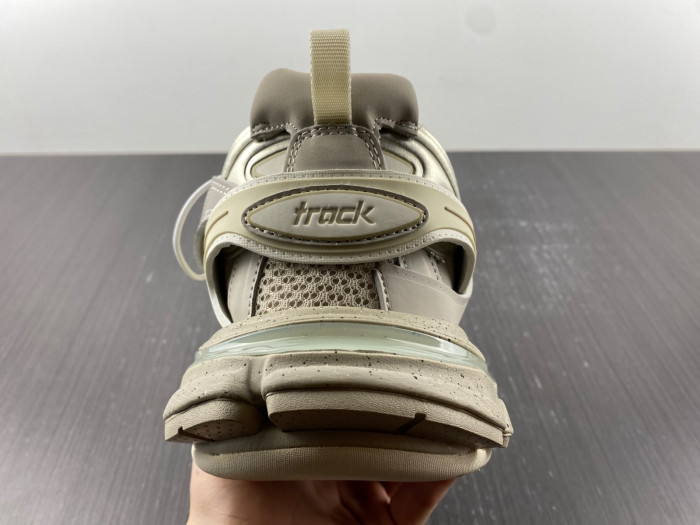 Ba*len*cia*ga track w3fe4 9697