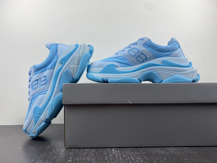 Ba*len*cia*ga triple s sneaker w3cu2 4045