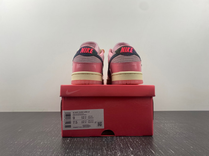 nike dunk low lx barbie fn8927-621