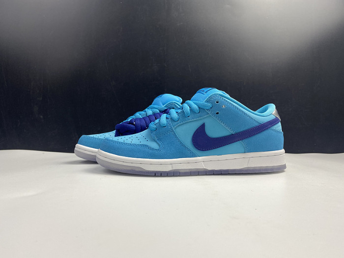 nike dunk&nbsp sb low “blue fury” bq6817-400