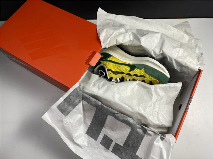 sacai x nike vaporwaffle “tour yellow” cv1363-700