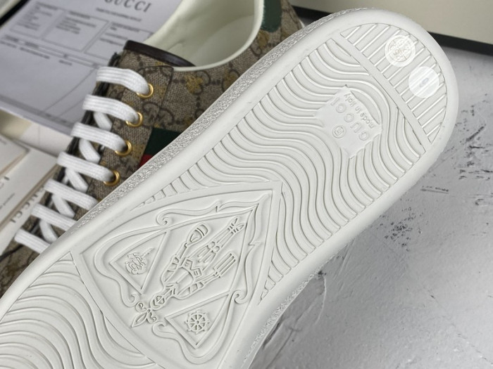 g*u*i ace embroidered low-top sneaker e2276