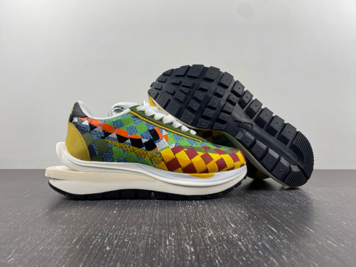sacai x nike waffle woven green gusto dr5209-300