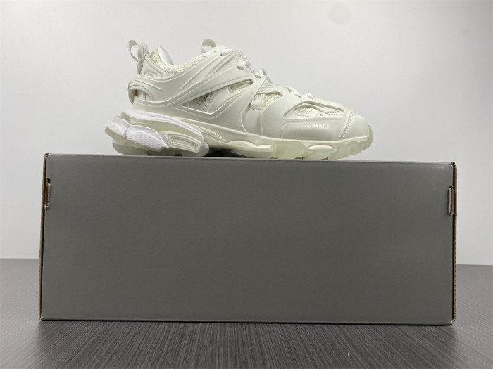 Ba*len*cia*ga track w3cr1 9000