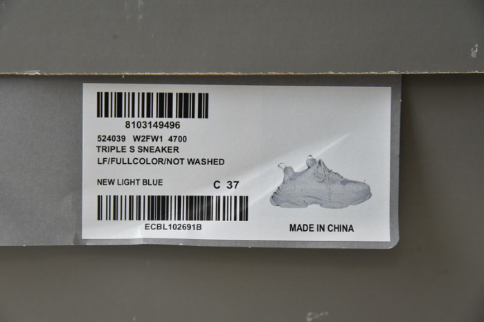 Ba*len*cia*ga triple s sneaker w2fw1 4700
