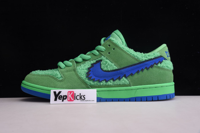 dead x nike sb dunk low“ green bear” cj5378-300