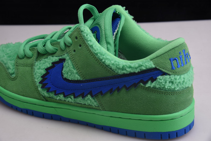 dead x nike sb dunk low“ green bear” cj5378-300