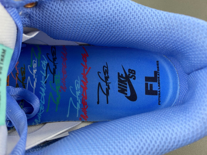 futura laboratories x nike sb dunk low hf6061-400