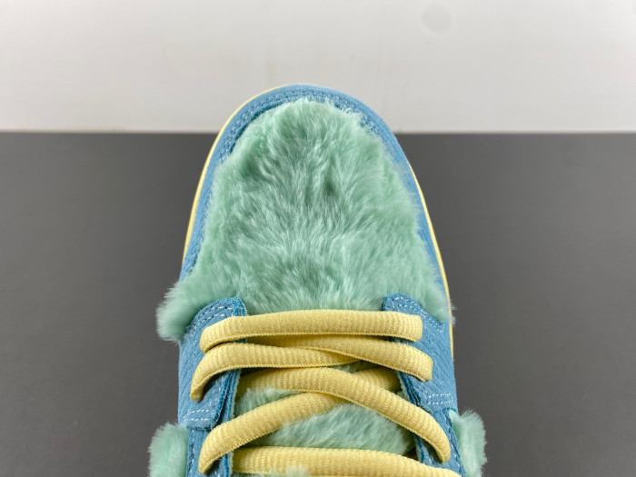 verdy x nike sb dunk low “visty”