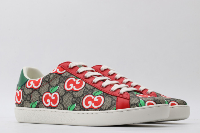 g*u*i ace embroidered low-top sneaker e2319