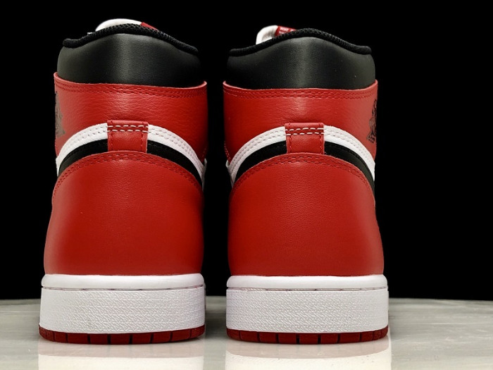 air jordan 1 retro high og chicago 555088-101