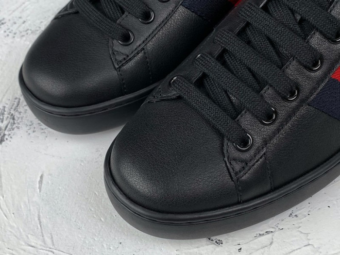 g*u*i ace embroidered low-top sneaker e2272