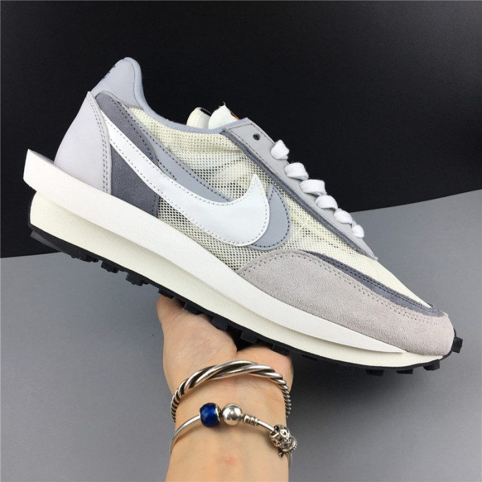 nike ld waffle sacai summit white bv0073-100