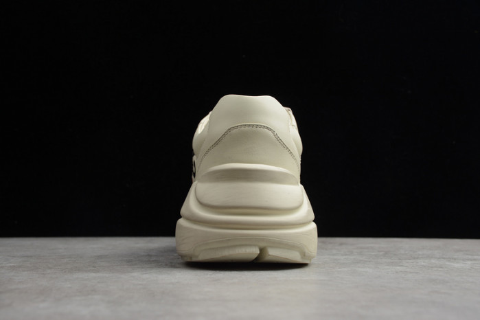 g*u*i ace embroidered low-top sneaker e2279