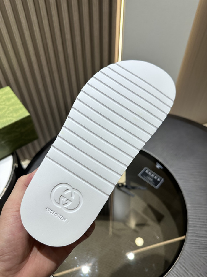 g*u*i sandals d06661