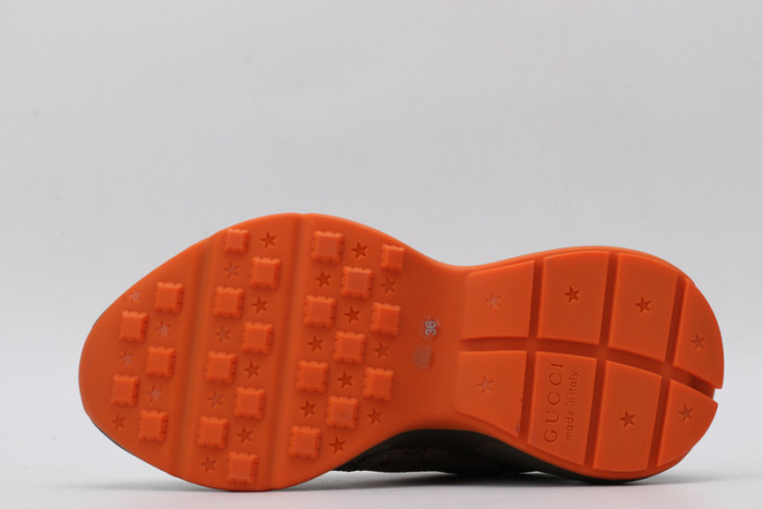 g*u*i ace embroidered low-top sneaker e231211