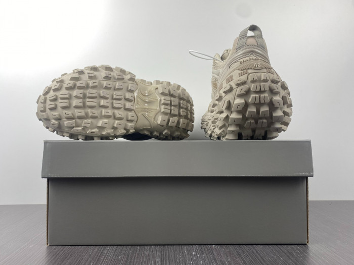 Ba*len*cia*ga defender trainers w2ra6 9700