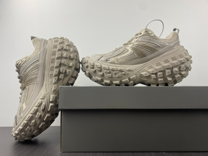 Ba*len*cia*ga defender trainers w2ra6 9700