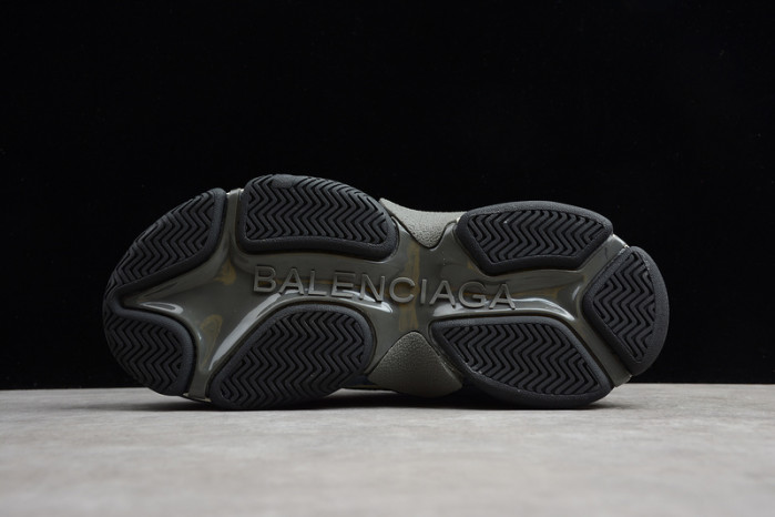 Ba*len*cia*ga triple s w09o5 9032