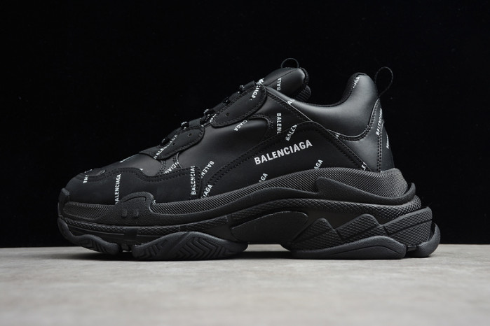 Ba*len*cia*ga triple s triple black tt2591