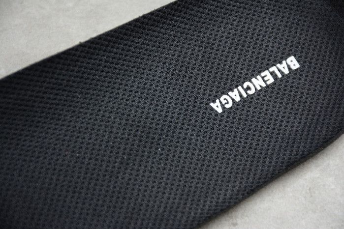 Ba*len*cia*ga triple s triple black tt2591